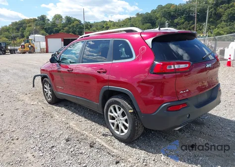2016 Jeep Cherokee Latitude z USA, uszkodzony, nr VIN 1C4PJMCS2GW228072